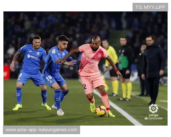 字母强势难挡：单场30+仍险胜对手